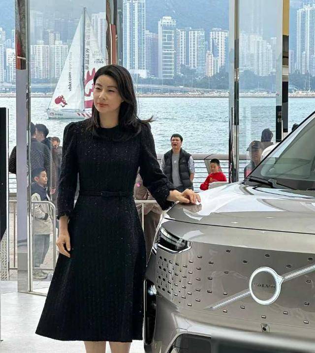 【"旺夫相"之秘:外貌与内在】 曾被誉为"旺夫相"的郭晶晶,除了外貌