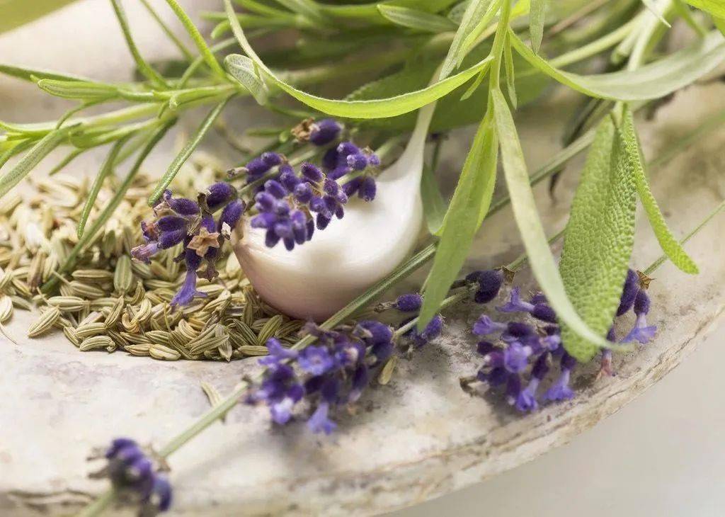 昏昏欲睡,烦躁不安等春季综合症,用这款精油!_芳香_方法_配方