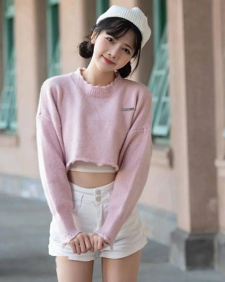 p 联赛攻城狮队的啦啦队队员:宸宸,我觉得她属于那种邻家少女的风格.