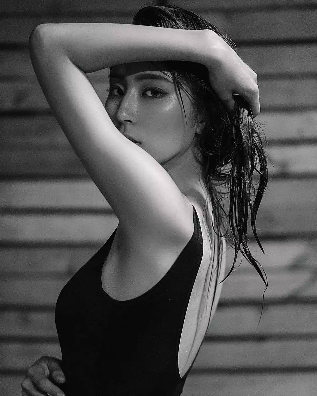 性感惹火的身材搭配360度无死角的美,体重却只有44公斤,bora kim身高