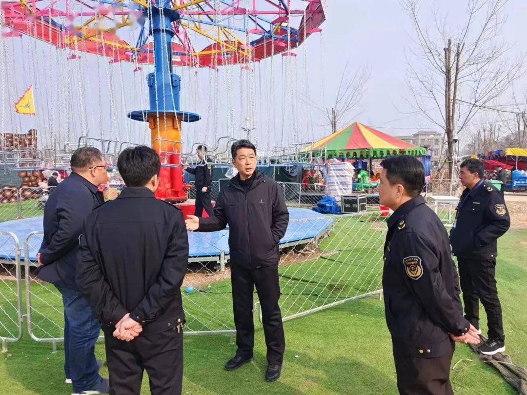 2月14日,滑县市场监管局党组书记,局长刘现涛陪同县政府党组成员