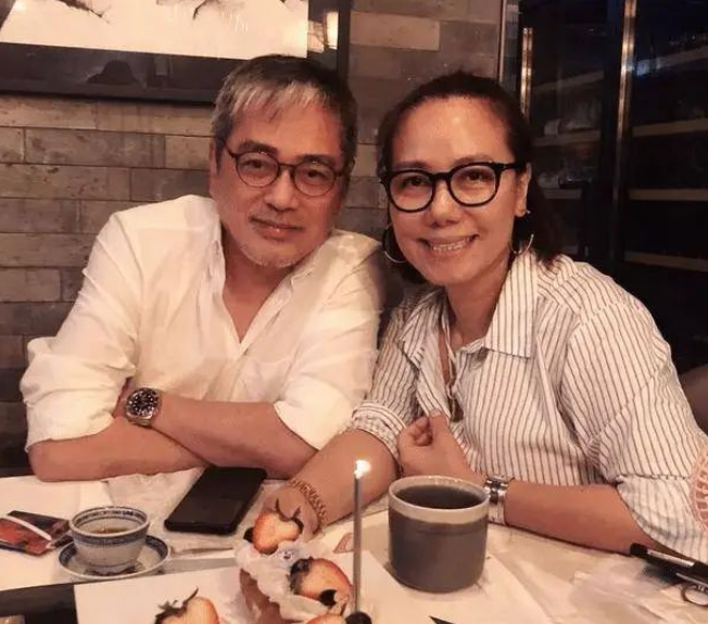 与妻子一眼定终身,恩爱37年无绯闻,把三个女人宠上天_汤镇宗_汤镇业