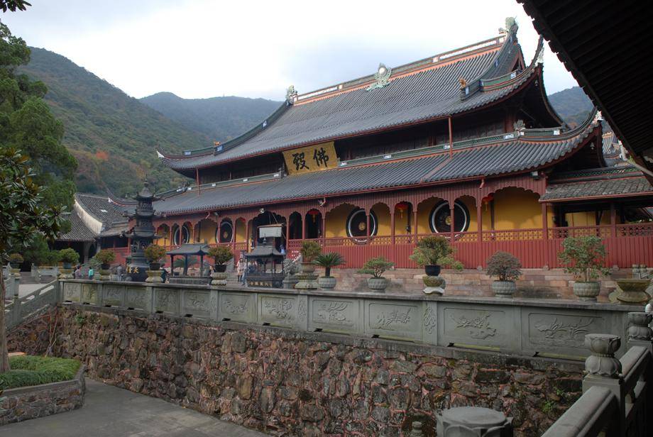 天童寺保国寺并不是以其宗教寺庙闻名于世,而是因为精湛绝伦的建筑