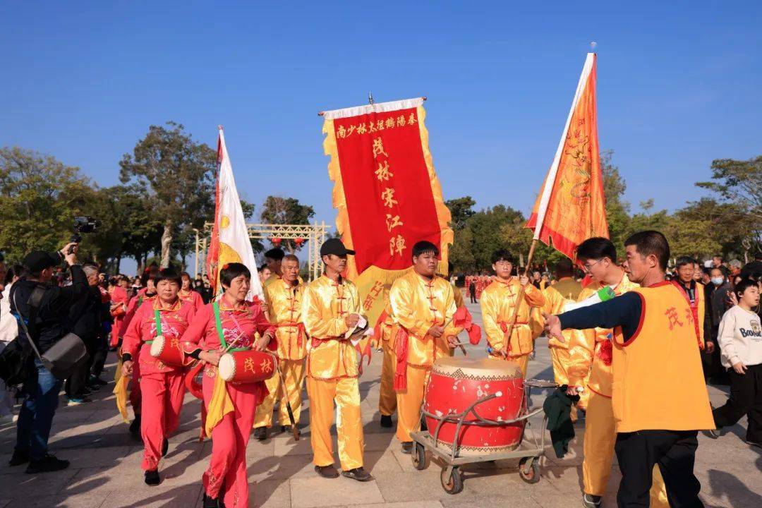 香山庙会人气爆棚,年味拉满!_花海_游客_活动