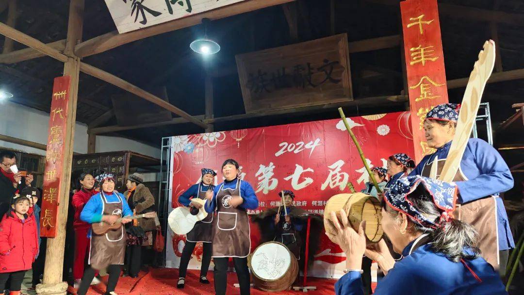 抚州"村晚",非遗表演火热出圈!_群众_沙滩_节目