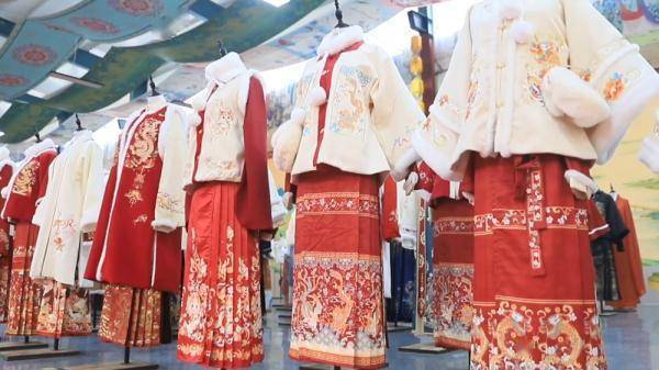 春节消费新观察:冲刺首季"开门红"_新华社_曹县_数据