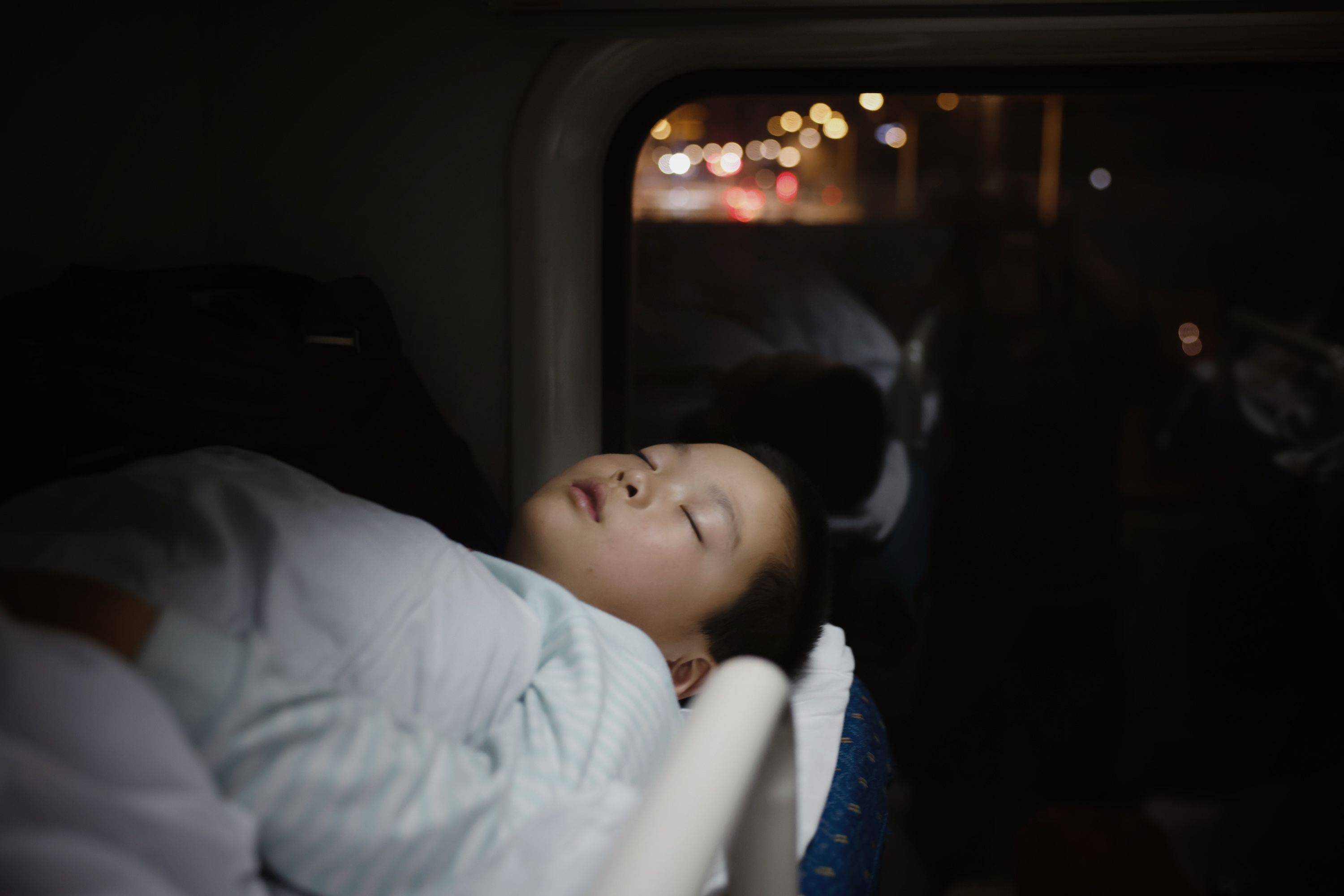 "绿皮车"上返京路_畅畅_北京西_次列车