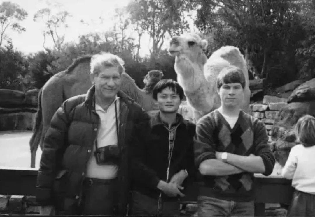 自此马云和莫利一家成为了笔友,双方经常通信.