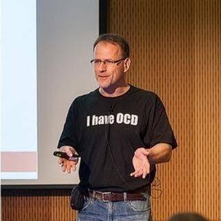 参加了多场 linux 基金会活动,进行了 80 多场演讲的 steven rostedt