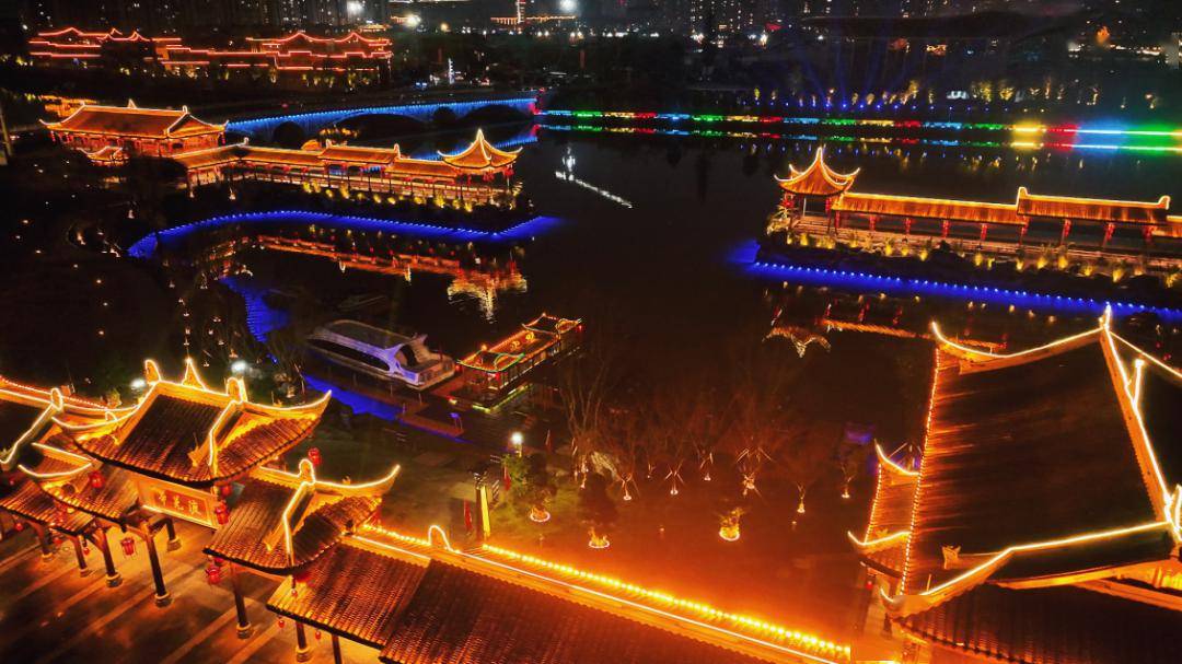 平羌渡:历史与夜景交相辉映,春节假日引人注目_雅安