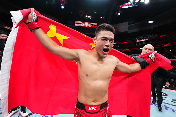 UFC|张名扬猛虎下山 为中国赢得大级别首胜_比赛_选手_里贝罗