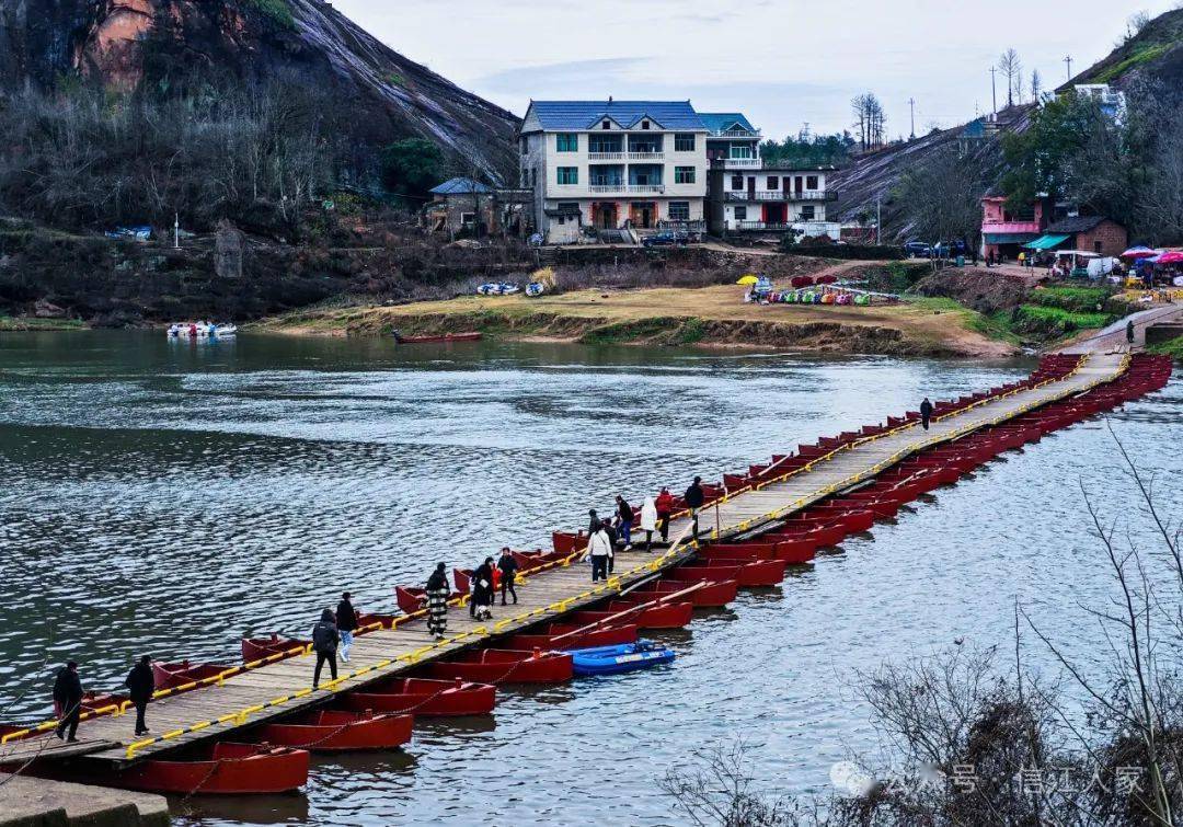 浮桥2月16日铅山县河口龙门大道街景2月17日铅山县河口狮江大道装饰2