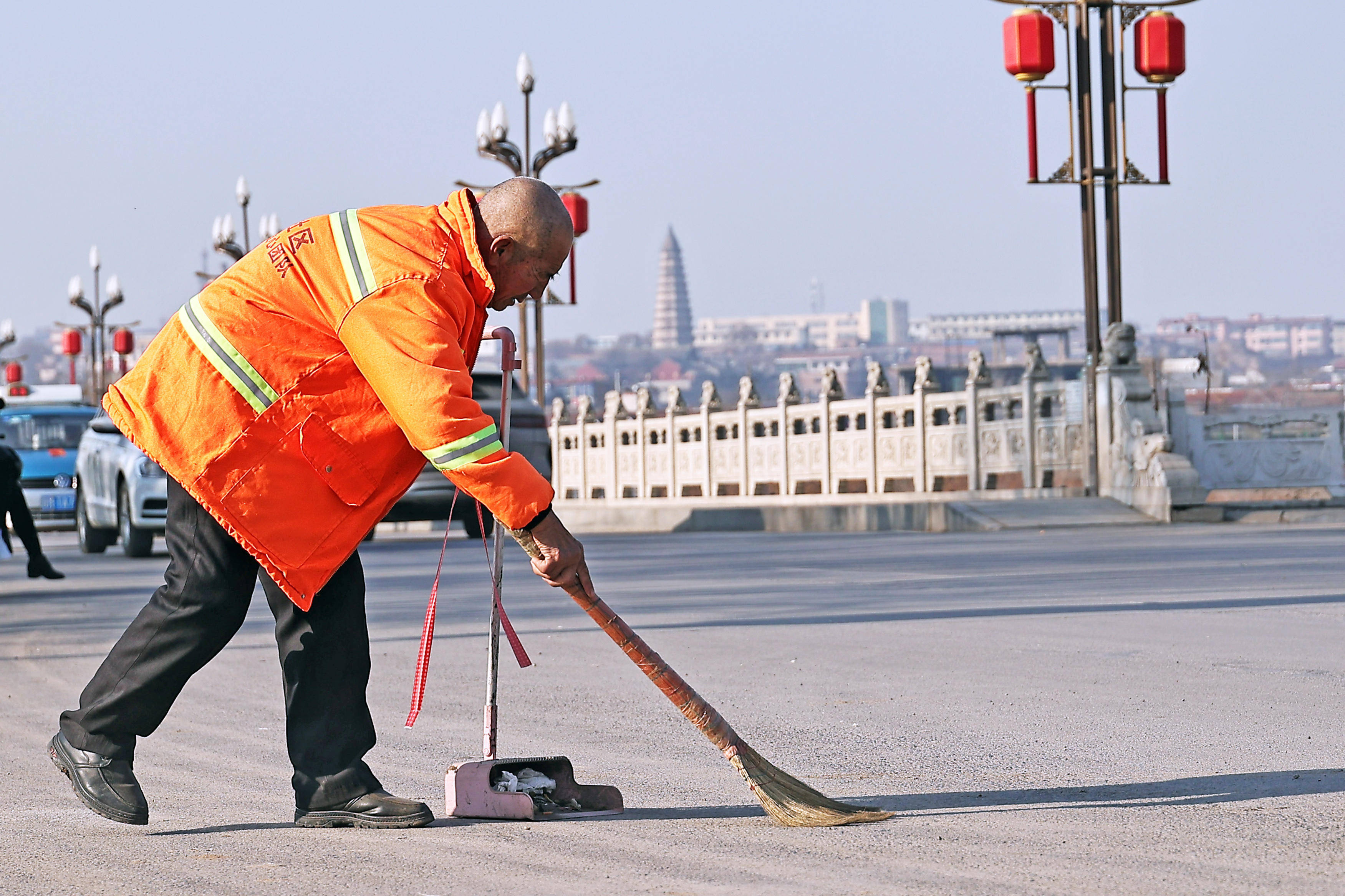 组图 | 山西:各行各业劳动者坚守岗位 奋战一线