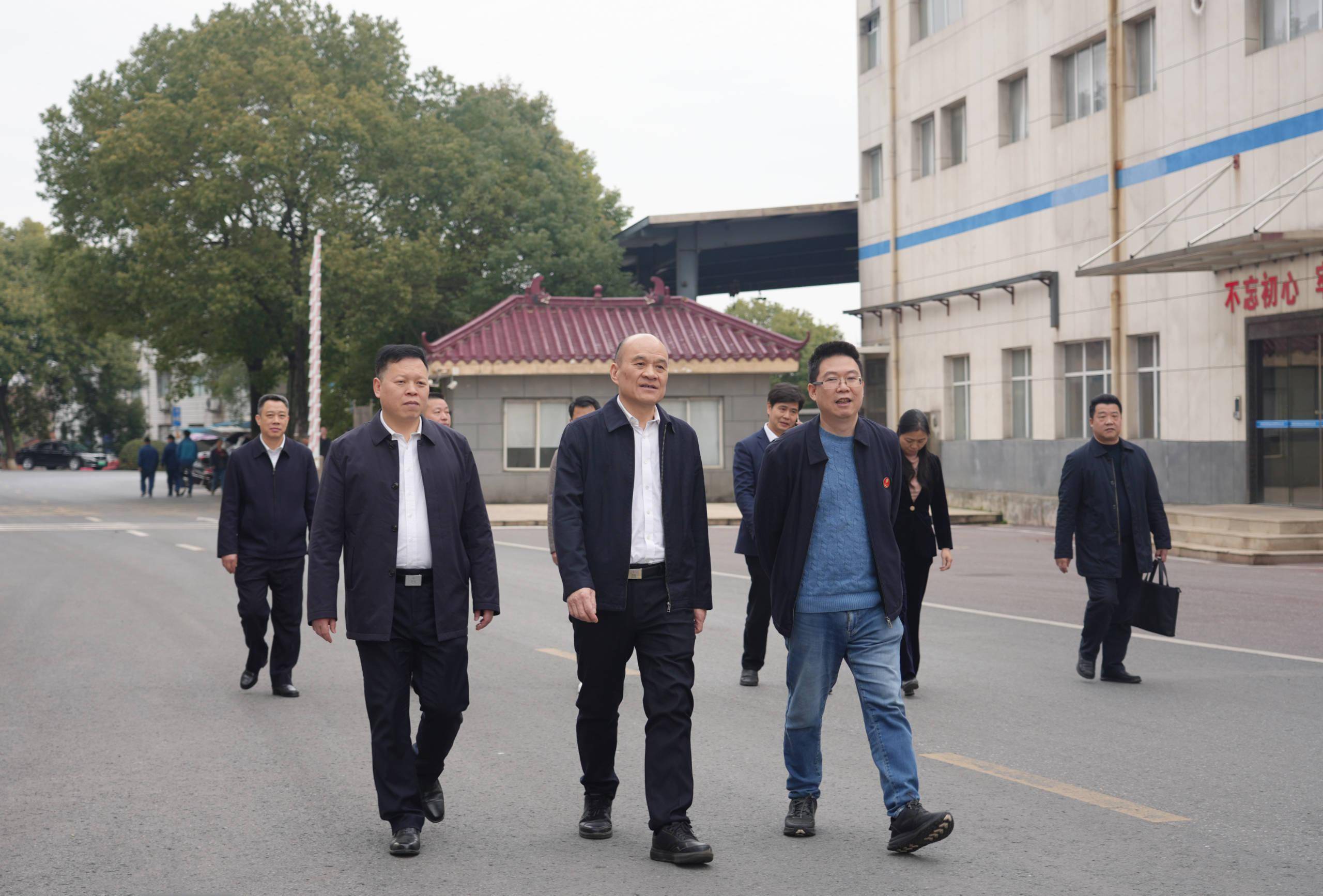 衡阳市委书记刘越高一行到湘衡盐化进行新春慰问