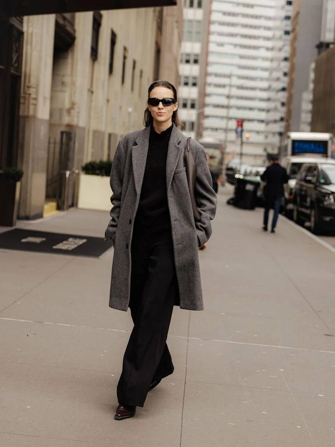 2024秋冬纽约时装周模特街拍 | 下班后的腿精们～～ 676767