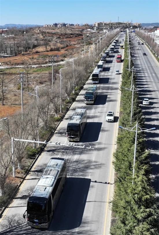 截至目前,威宁人力资源服务产业园通过自驾,飞机,高铁,客车,火车等