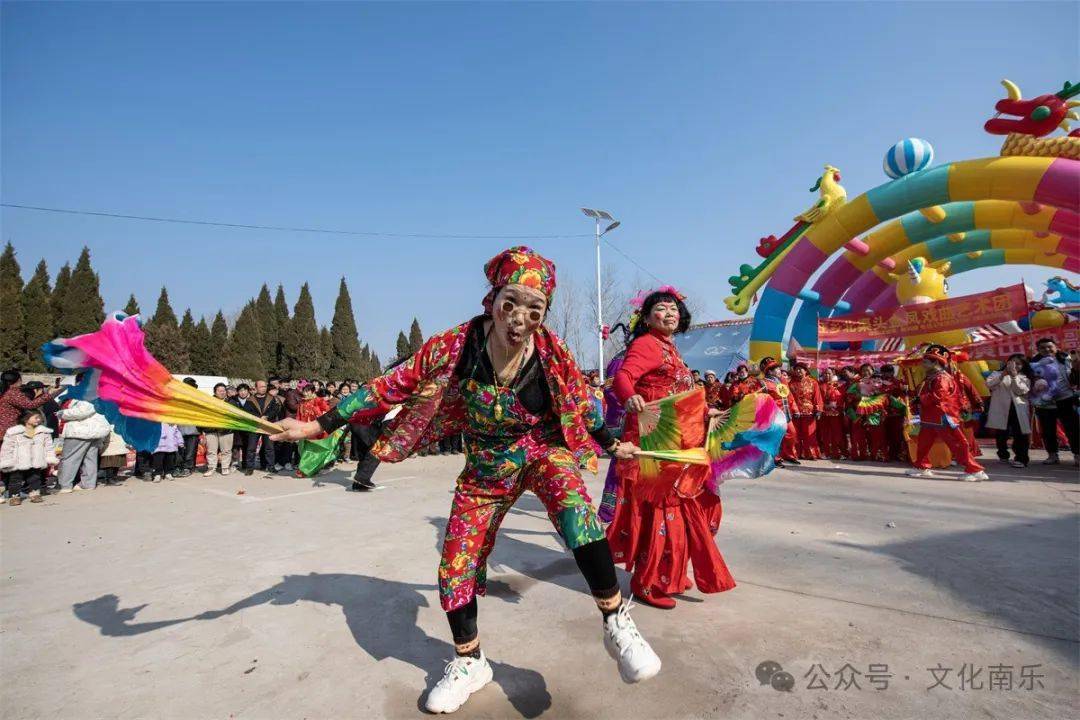 实拍南乐县第二届仓颉庙会社火大展演,60多支队伍齐上阵!相当精彩!