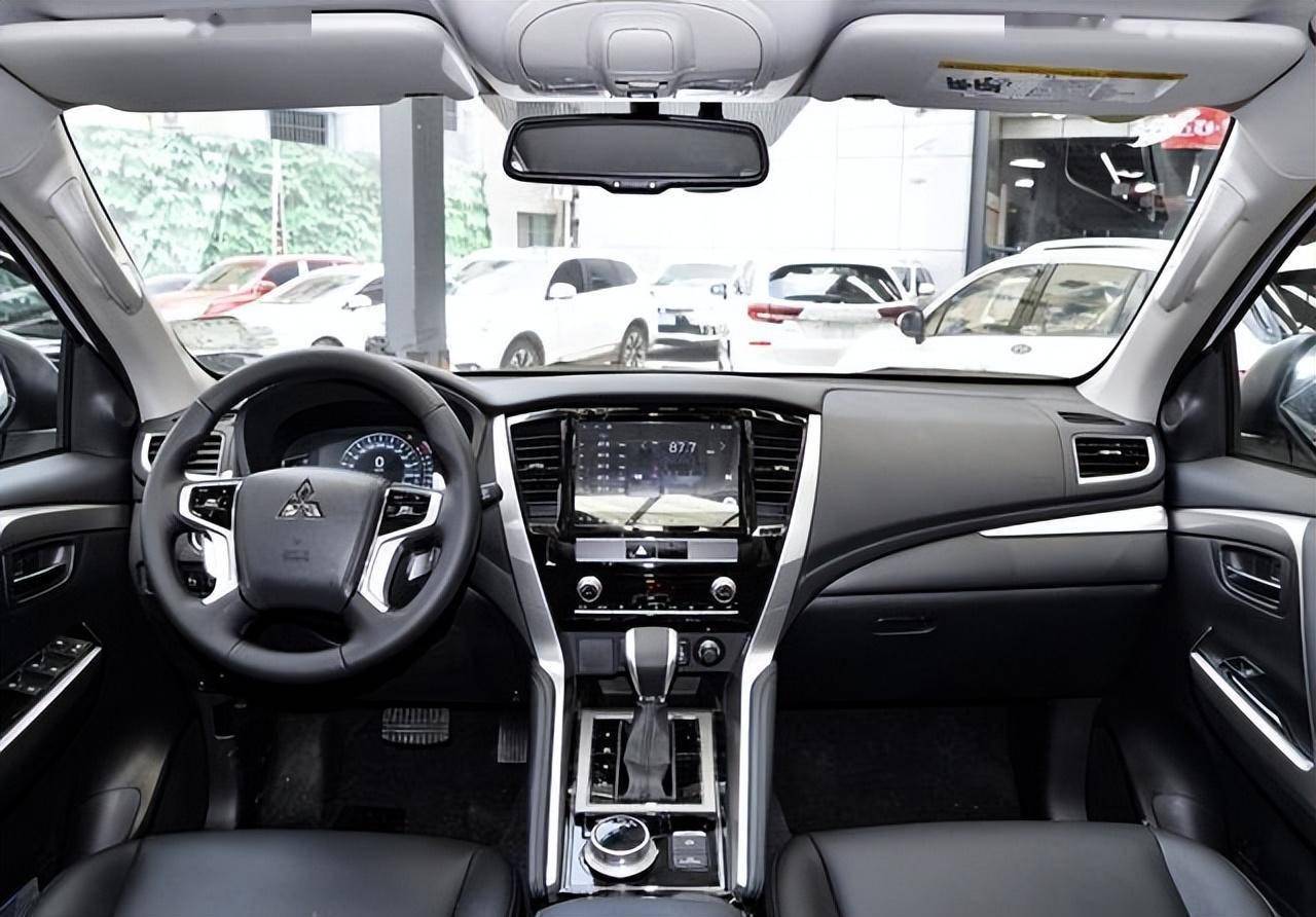 听了朋友的建议,花30万提辆三菱帕杰罗,车主:我想说一句真心话_搜狐