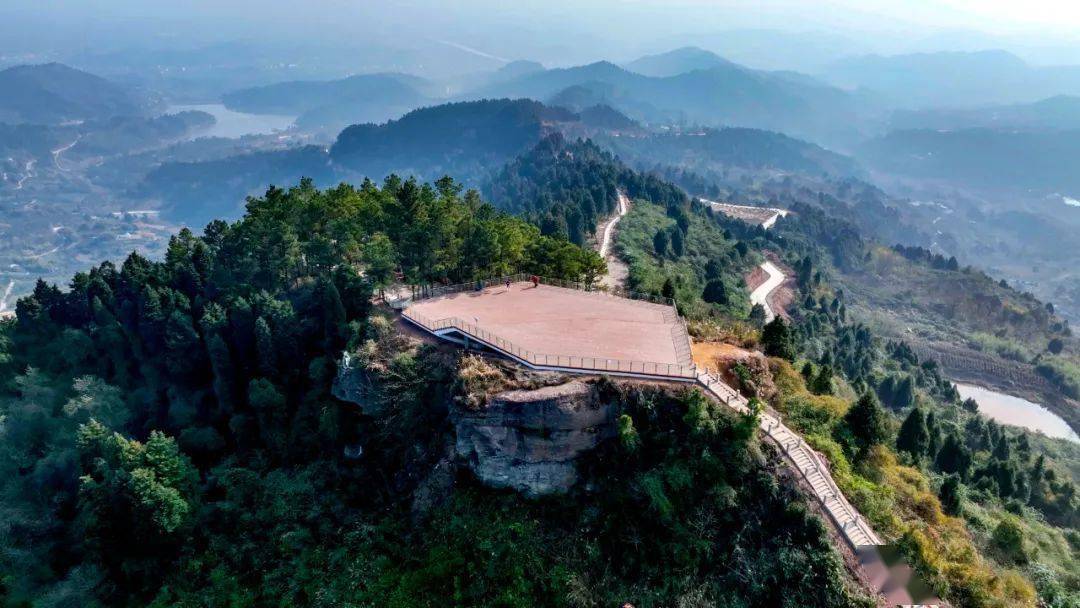 高家〗牛角寨"人从众20"羊肉汤"热辣滚烫"_景区_大佛_游客量