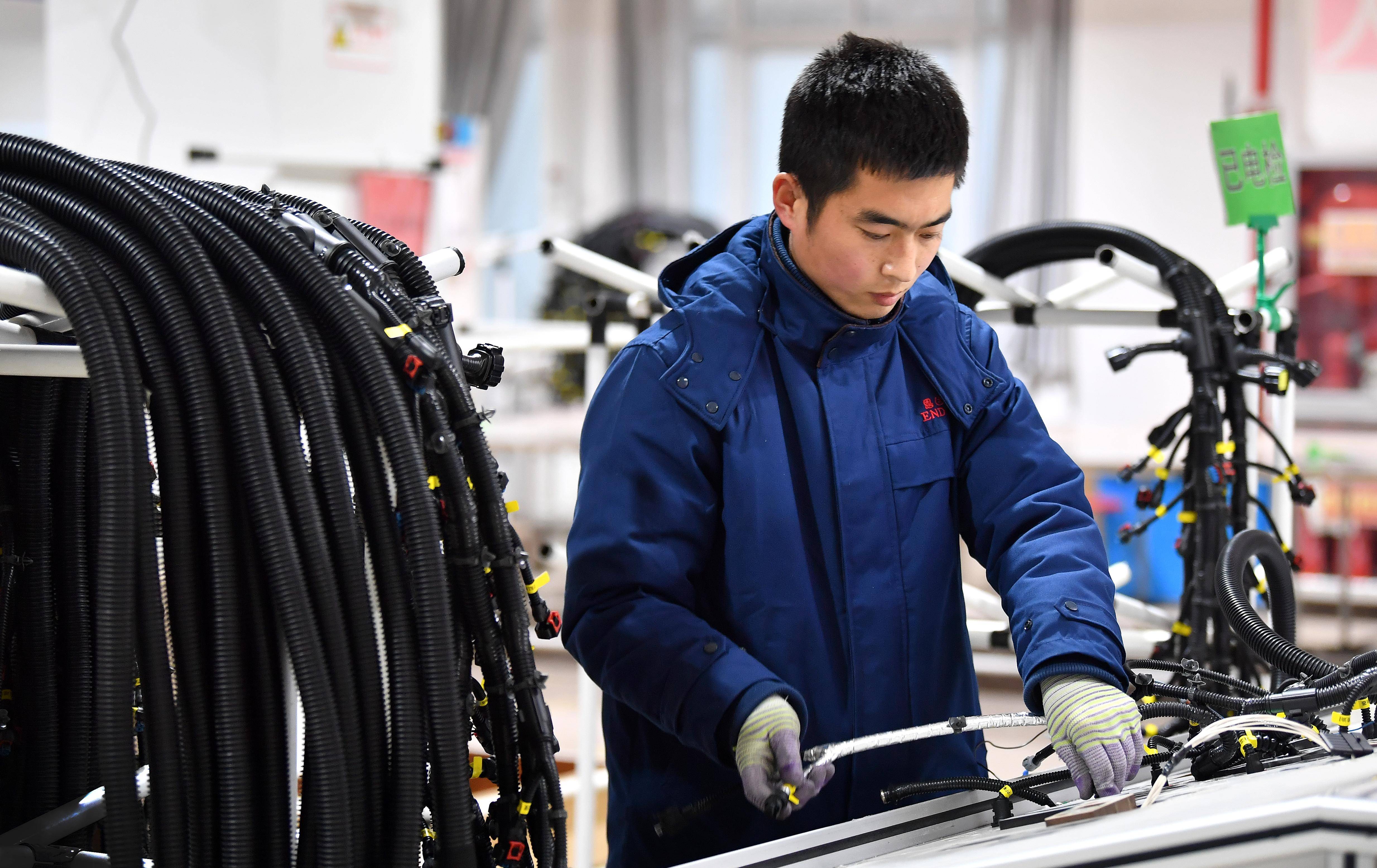 新春走基层 | 陕西陇县:人勤春来早 企业生产忙_刘潇_新华社_科技