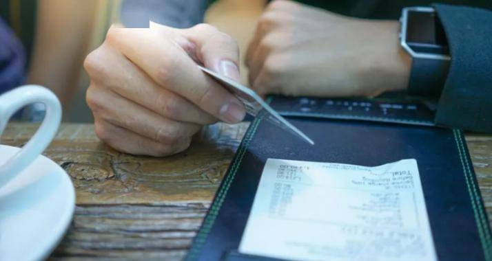 惊现35%小费_服务_结果_因为