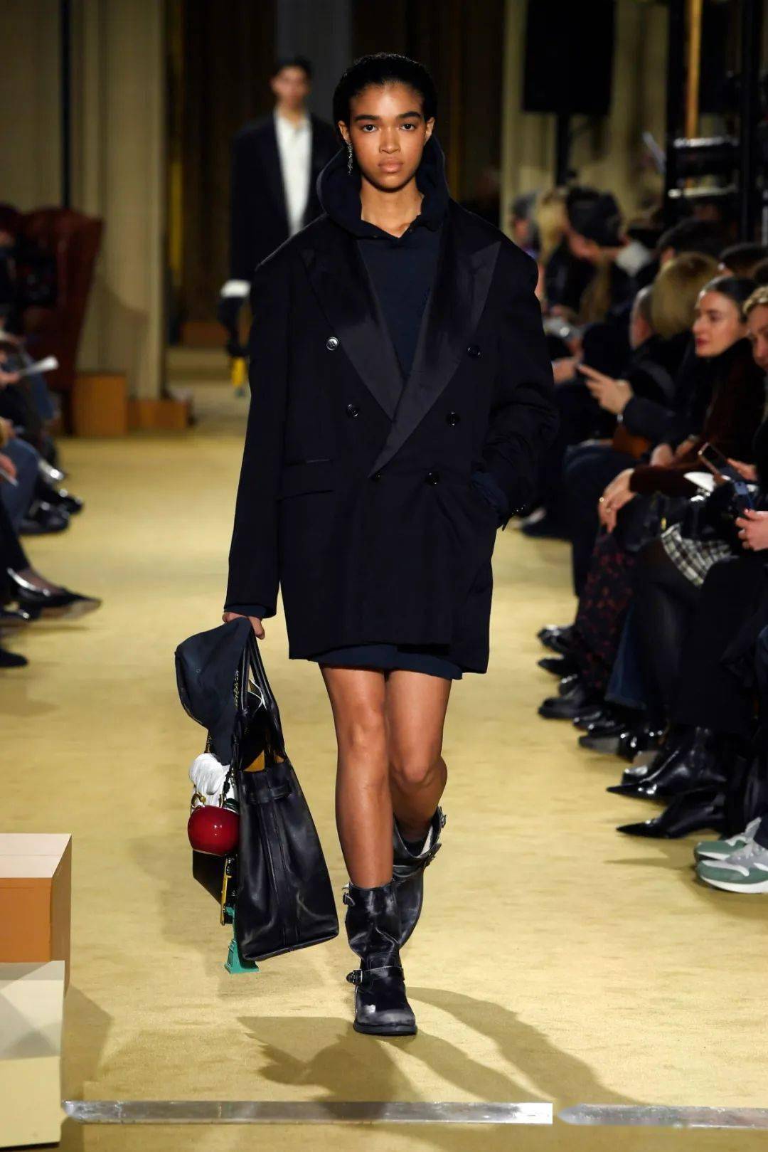 被焕然一新的coach圈粉,coach 2024秋季成衣系列~_大赛_设计_小伙伴