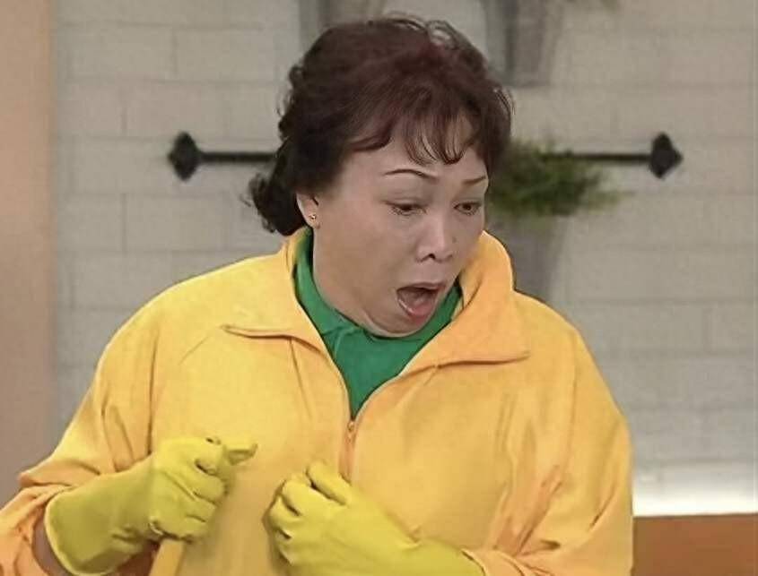 tvb艺人许思敏穿黑色内衣出镜,遭打马赛克处理,观众吐槽重口味_角色