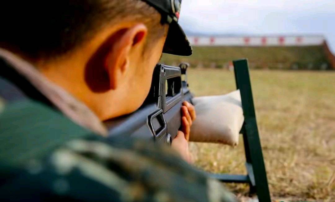 军营往事:新兵打靶太过紧张,最后一次击发导致要命的巧合!