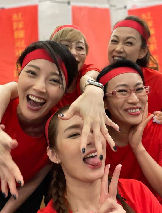 吕慧仪大晒历年合照掀回忆_苏韵姿_熊心如_照片