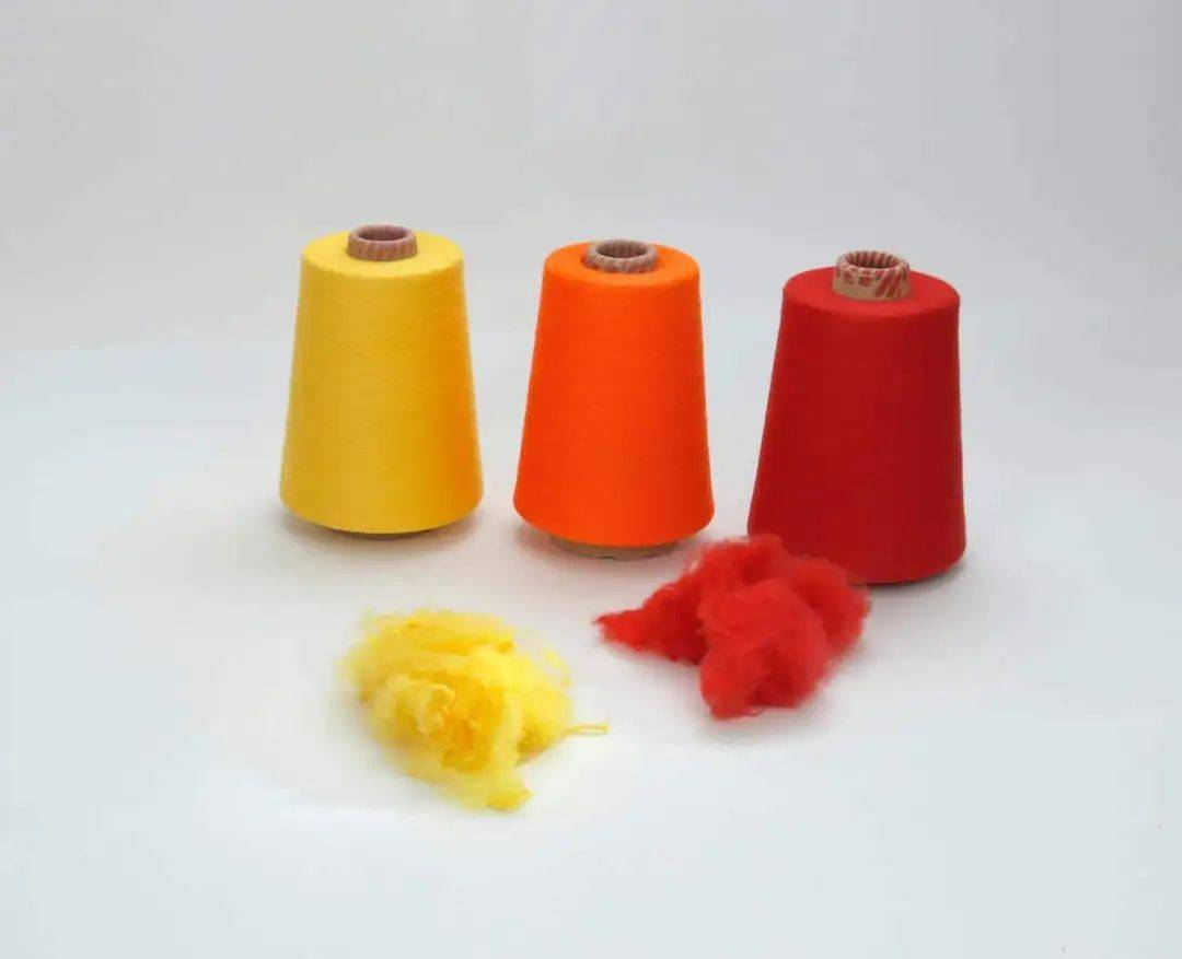 据滁州霞客无染彩色纺有限公司相关负责人石荣亮介绍,公司在"创造色彩