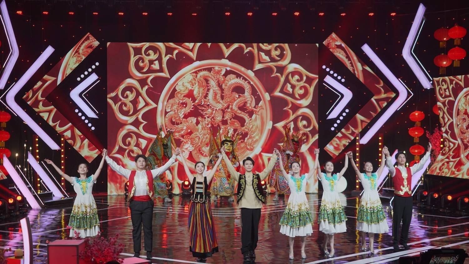 光十色的文化面貌;电音三太子在台湾街舞老师林宥逸的带领下漂洋过海