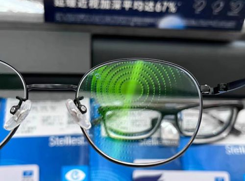 近视镜片