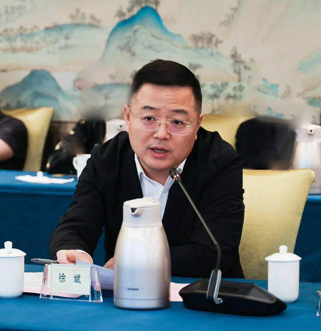 徐  斌市政协委员,市工商联执委,广东东篱环境股份有限公司董事长东篱