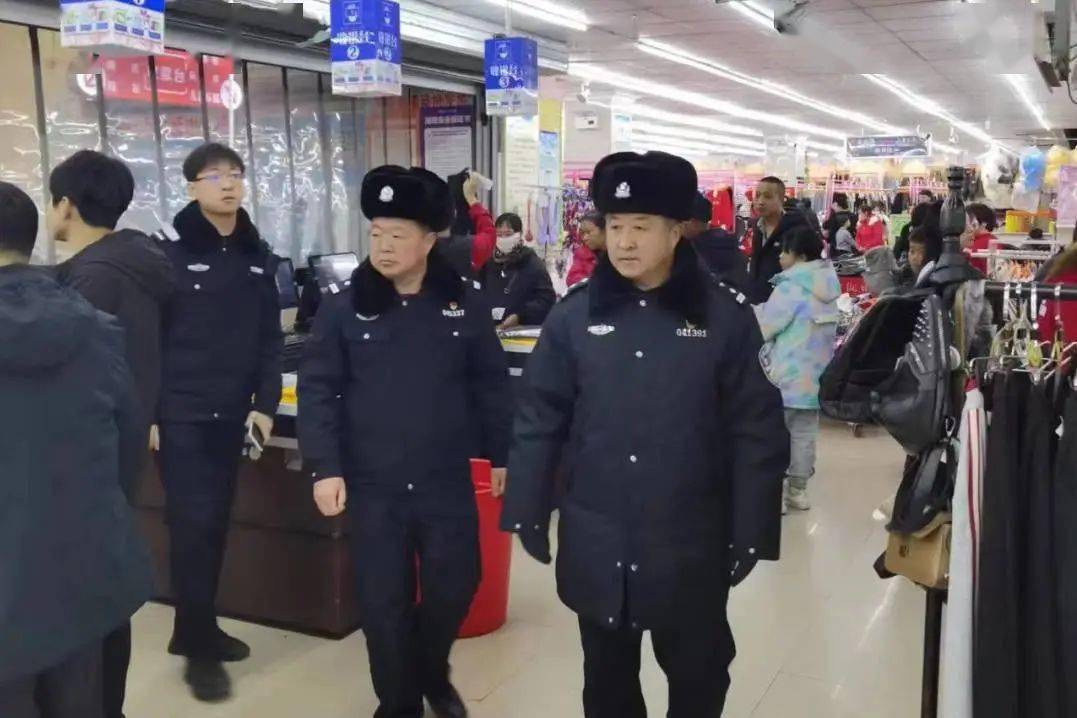 春节前后,喀喇沁旗公安局全体民辅警履职尽责,坚守岗位,用实际行动