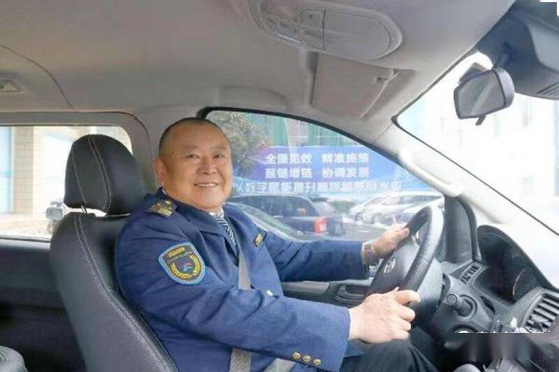 周春山_乘客_大雪