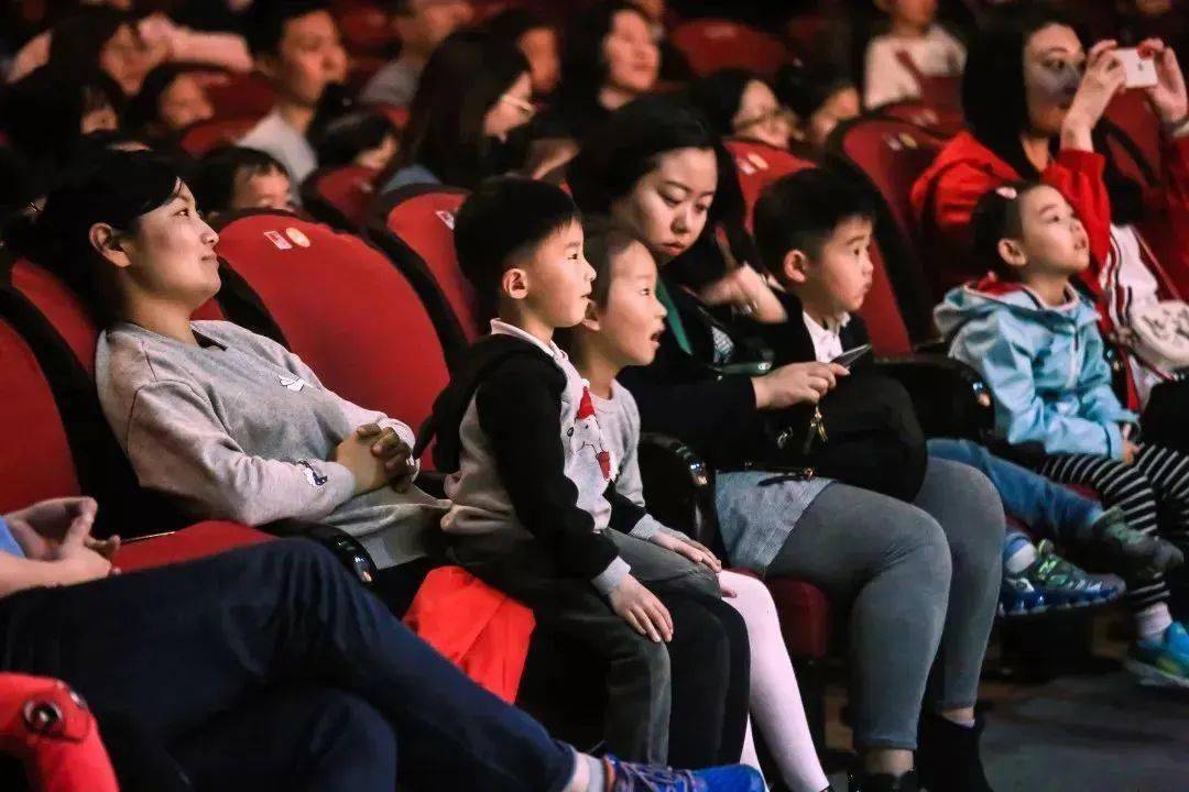 本剧的作词anthony drewe与作曲george stiles是伦敦