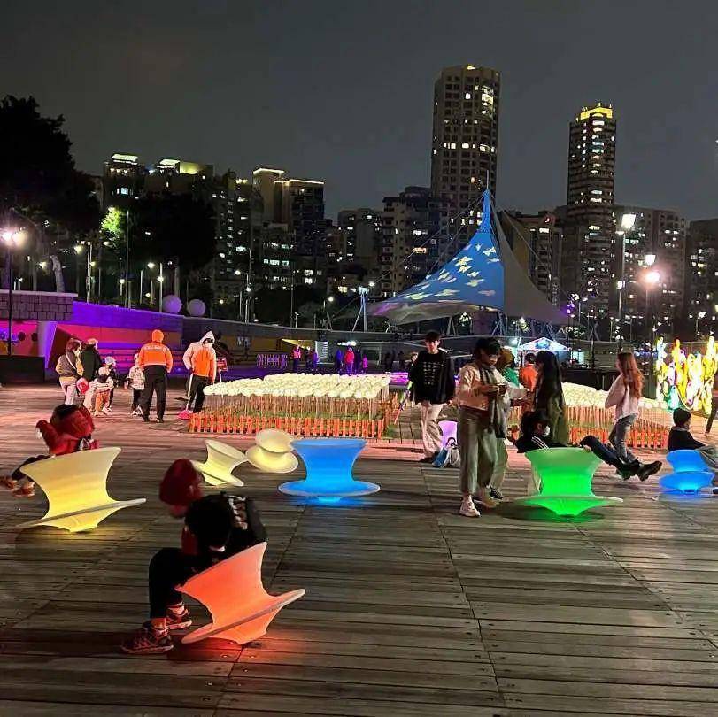 新口岸区"环游星河"澳门科学馆心形树广场,澳门科学馆前地,连接文化