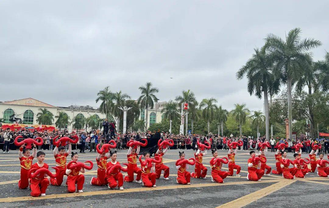 "民间瑰宝闹元宵"和紧接着是肇庆市融媒体中心记者陈鸣珺 摄肇庆市融