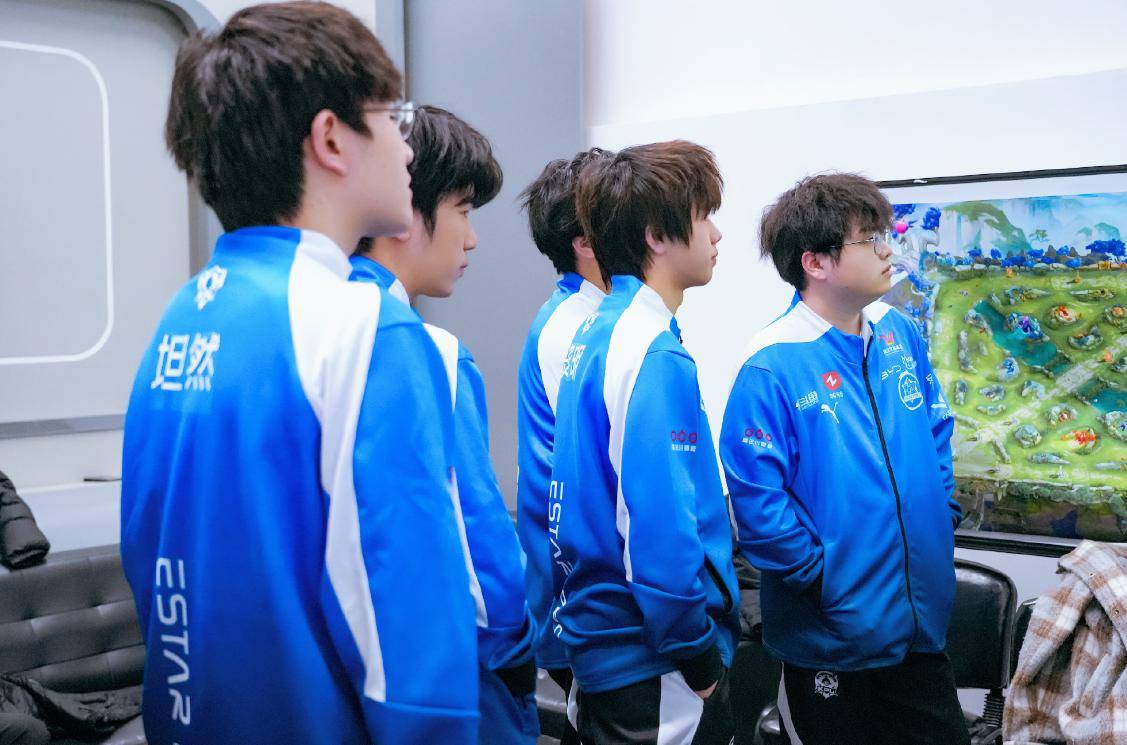 estar惨遭三连败,坦然获5000人满评分,花海2600击杀却晚节不保_杨玉环