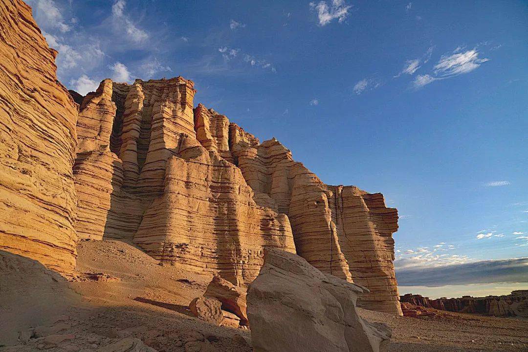 2024小车游系列 穿越探秘大海道 伊犁杏花8日_门票_全程_费用