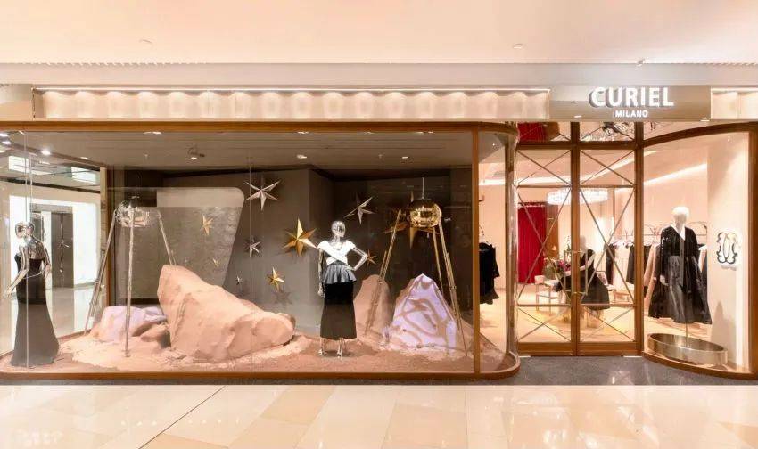 每周速报 | valentino宣布蔡依林为品牌代言人,邓为成