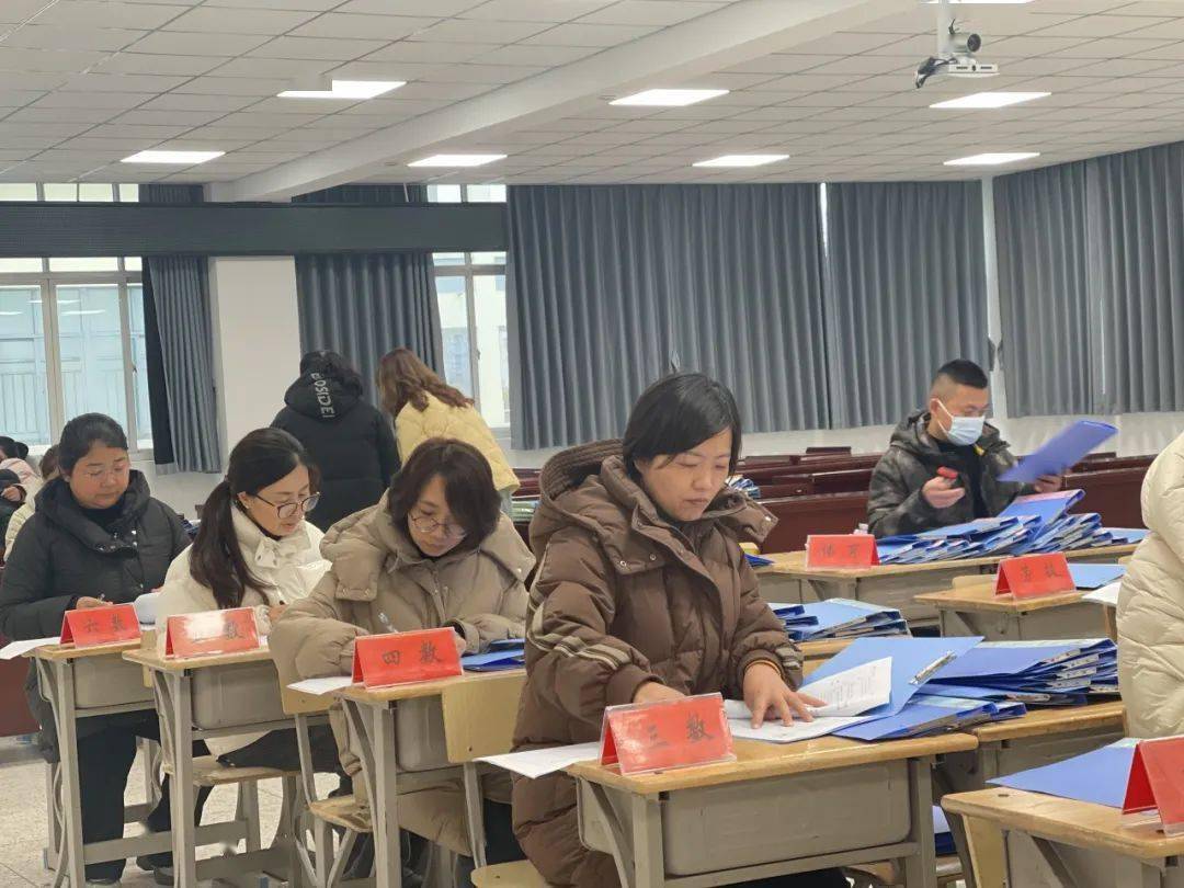 紧接着,学校教研组开展了开学前的教案检查工作.