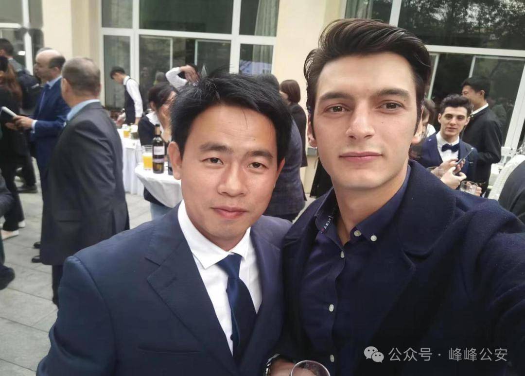 【榜样力量】郑彬:立足出入境服务窗口,架起警民联系的桥梁_工作_管理