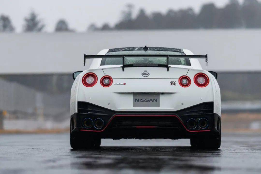 你大爷就是你大爷,autoart gtr r35 nismo 2022模型试玩_nismo_独立