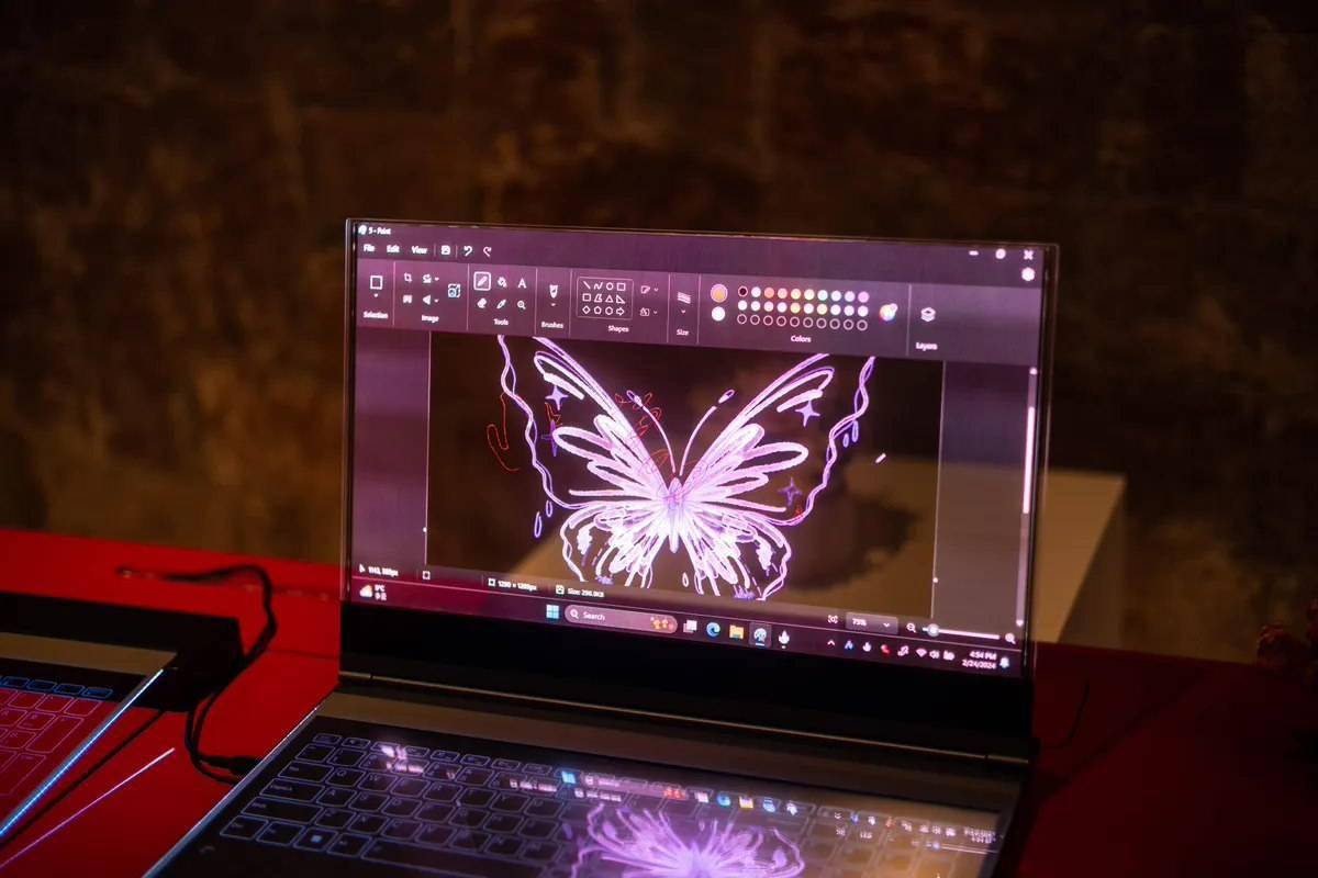 联想发布 thinkbook 透明概念笔记本电脑,极具科幻感