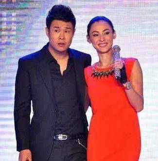 关于小沈阳和张柏芝在台上的表演以及随后的传闻,确实引发了不少_合作