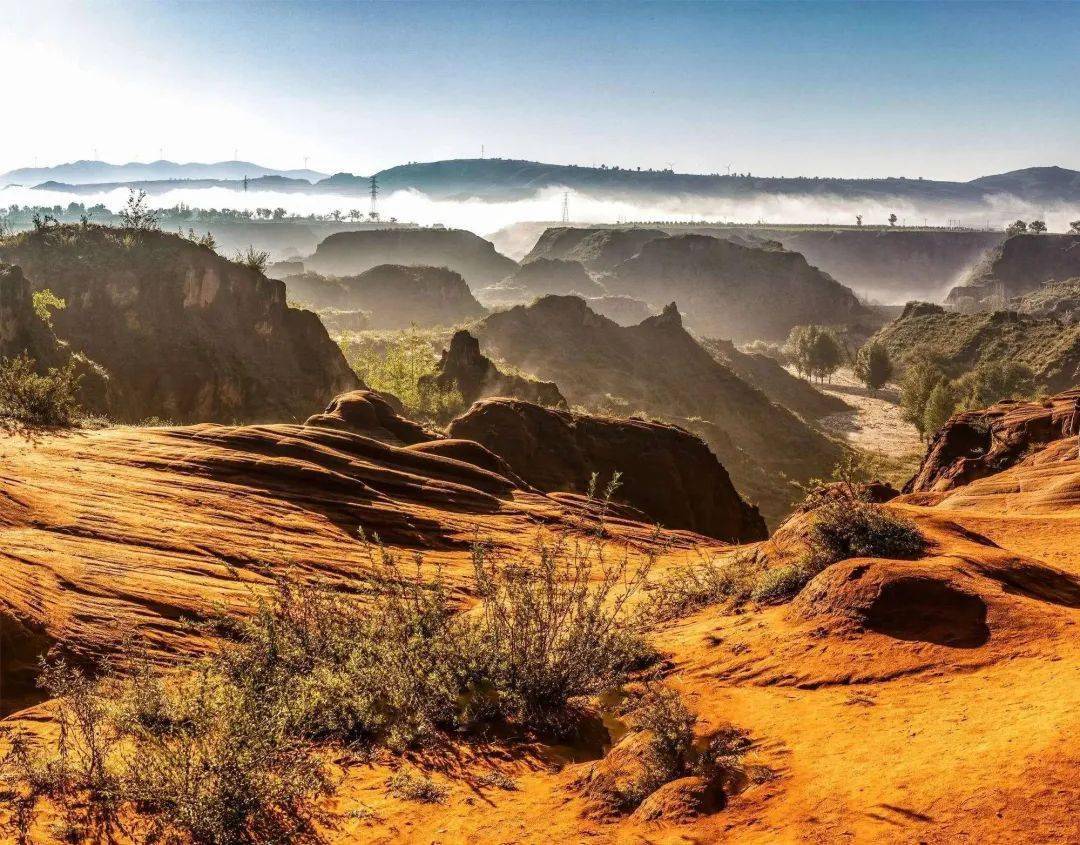 1,黄土高原是由于风力搬运 风力沉积作用形成的.