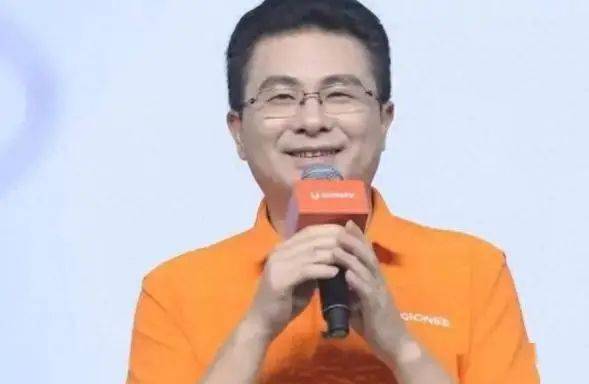 他一夜豪赌输掉7亿美金,负债200亿跑路,如今生死不明_刘立荣_金立