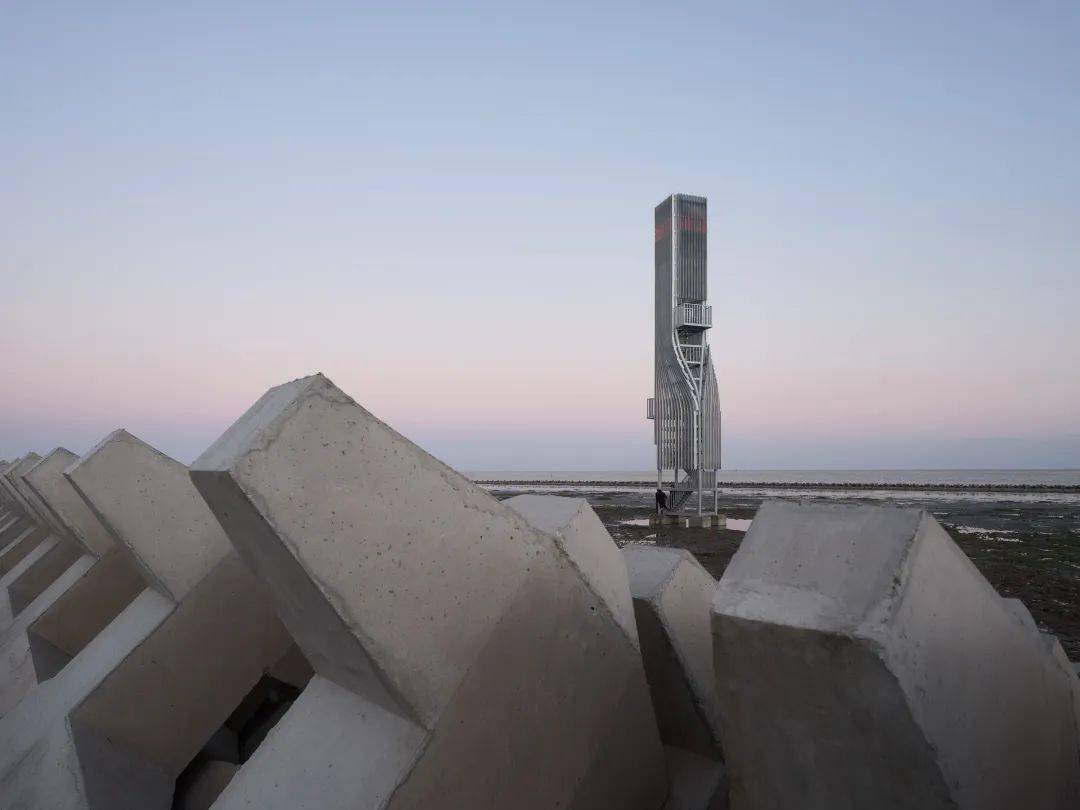 新作| 扭转塔和螺旋站——上海海上的生态基础设施 / hcch合尘建筑