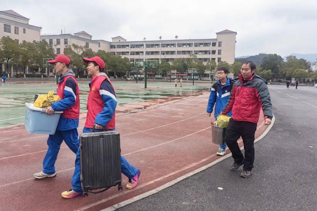 洞庭学校武冈三中展辉学校武冈二中武冈一中为确保2024年春季学期开学